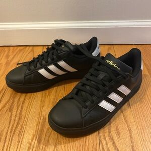 Adidas Grand Court 2.0 - black with white stripes 7.5